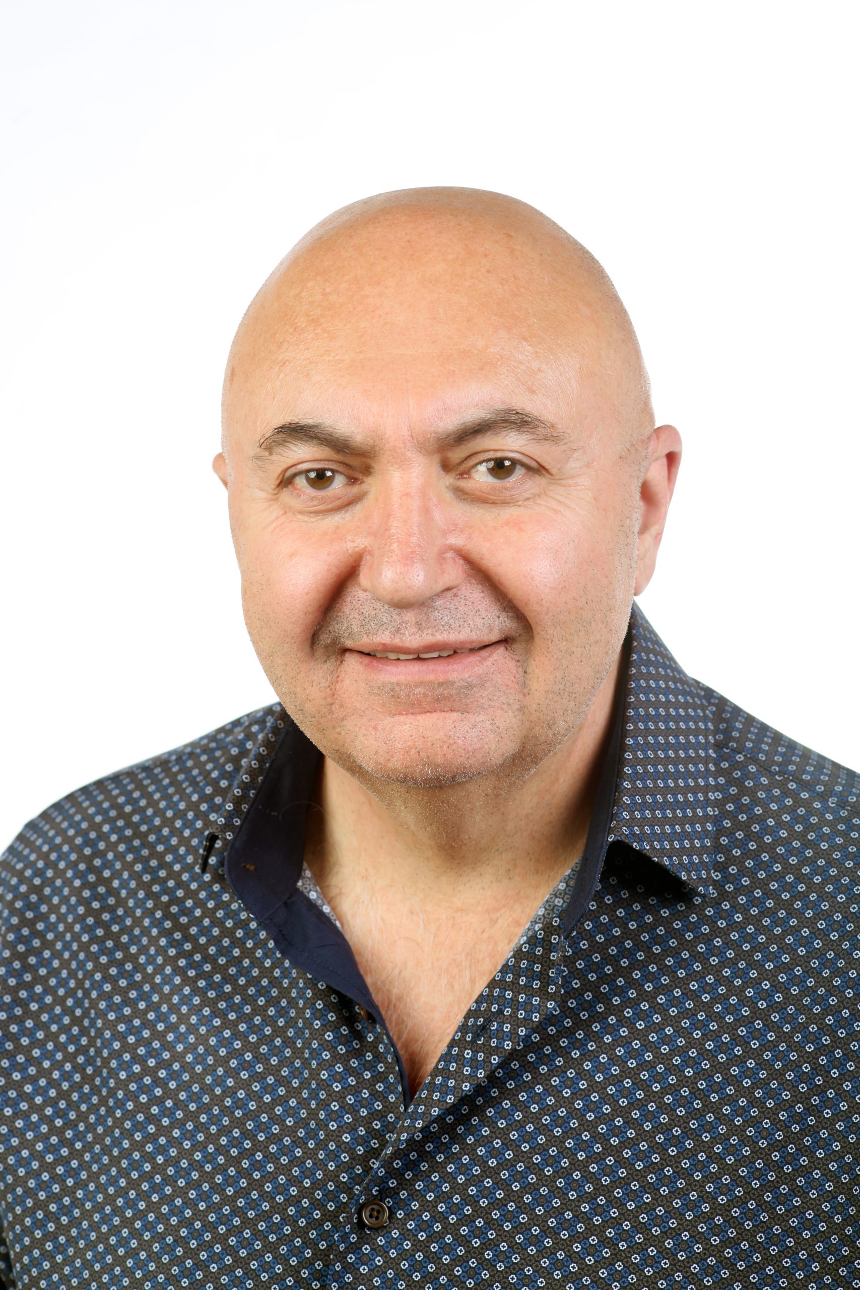 a headshot of NewPhotonics CTO Yosef Ben-Ezra